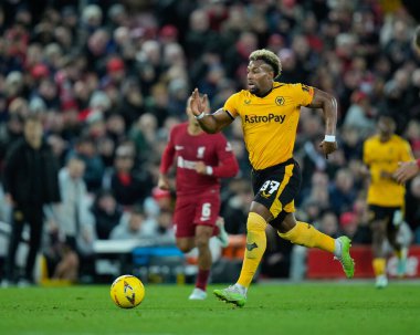Wolverhampton Wanderers 'dan Adama Traor # 37, 7 Ocak 2023 tarihinde Anfield, Liverpool, Birleşik Krallık' ta oynanan Liverhampton Wanderers ile oynanan Liverpool FA Cup Üçüncü Raundu karşılaşmasında ara verdi.