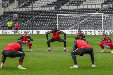 Barnsley 'den Devante Cole # 44, 8 Ocak 202' de Birleşik Krallık 'taki Derby Park Stadyumu' nda oynanan Emirates FA Cup Üçüncü Raund karşılaşmasında oynanan ısınma maçında.