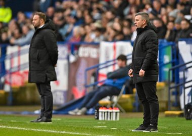 Plymouth Argyle teknik direktörü Steven Schumacher 7 Ocak 202 'de Bolton Stadyumu, Bolton Üniversitesi' nde Bolton Wanderers - Plymouth Argyle maçında yedek kulübesinde.