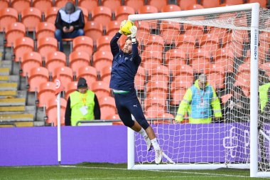 Blackpool 'dan Chris Maxwell # 1. Maç öncesi ısınma turunda Emirates FA Cup' ın önünde Blackpool - Nottingham Forest maçı, Bloomfield Road, Blackpool, İngiltere, 7 Ocak 202