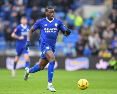 Cardiff City 'den Sheyi Ojo 8 Ocak 202' de Cardiff City Stadyumu 'nda oynanan Cardiff City - Leeds United maçında topla koşuyor.