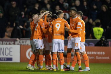 Blackpool 'dan CJ Hamilton # 22, 7 Ocak 202' de Blackpool, İngiltere 'deki Bloomfield Road, Blackpool' da oynanan Blackpool-Nottingham Forest maçında 3-0 'lık galibiyet golünü kutluyor.