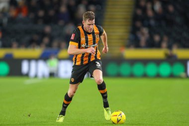 Hull City 'den Callum Elder # 3 numara, 7 Ocak 202' de Hull City, Hull Stadyumu 'nda oynanan Emirates FA Cup Üçüncü Raund karşılaşmasında topla koşuyor.
