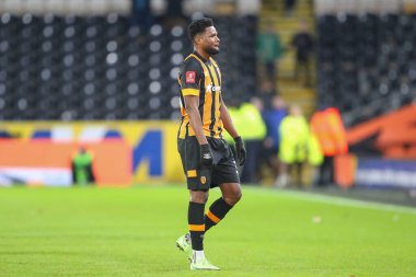 Hull City 'nin 30 numaralı Benjamin Tetteh, 7 Ocak 202' de Hull City, Hull Stadyumu 'nda oynanan Emirates FA Cup üçüncü tur karşılaşmasında taraftarlara doğru yürür.