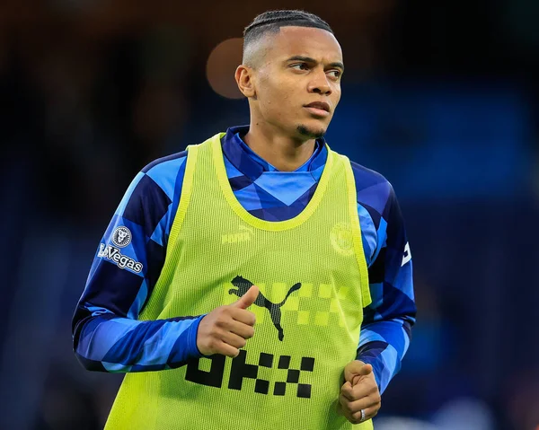Manchester City 'den Manuel Akanji # 25, Birleşik Krallık Etihad Stadyumu' nda, 8 Ocak 202 tarihinde oynanan ve Emirates FA Cup 'ta oynanan üçüncü tur karşılaşma öncesi ısınma maçında Manchester City ile Chelsea karşılaşacak.