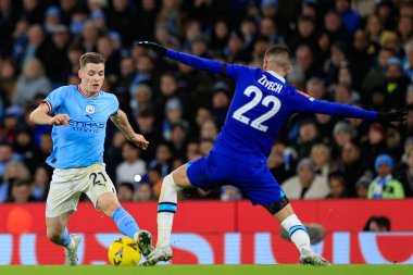 Manchester City 'den Sergio Gmez # 21, 8 Ocak 2023 tarihinde Etihad Stadyumu' nda oynanan Üçüncü tur Manchester City - Chelsea karşılaşmasında top üzerinde.