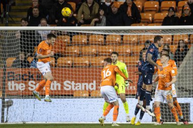 Blackpool 'dan 34 numaralı Jordan Thorniley, Birleşik Krallık' ın başkenti Bloomfield Road 'da oynanan Blackpool - Nottingham Forest maçında üçüncü turda liderliği aldı.