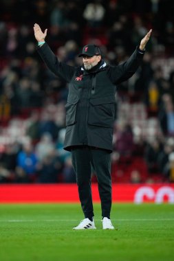 Liverpool teknik direktörü Jrgen Klopp, 7 Ocak 2023 tarihinde İngiltere 'nin Liverpool kentinde oynanan Liverhampton Wanderers ile oynanan Liverpool FA Cup üçüncü tur karşılaşmasında oyuncuların ısınmasını izledi.