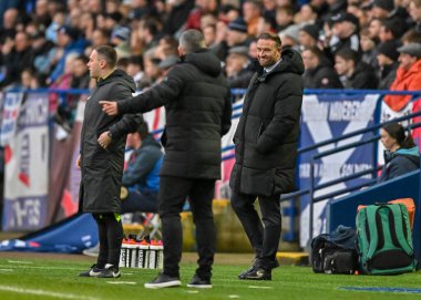 Plymouth Argyle Müdürü Steven Schumacher ve Bolton Wanderers teknik direktörü Ian Evatt (m), 7 Ocak 202 'de Bolton Stadyumu' nda oynanan Sky Bet 1 karşılaşmasında Bolton Wanderers ve Plymouth Argyle karşı karşıya geldiler.