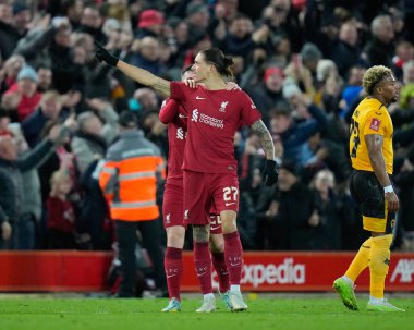 Liverpool 'dan Darwin Nez # 27, 7 Ocak 2023' te Anfield, Liverpool, İngiltere 'de oynanan Liverhampton Wanderers maçında 1-1' lik galibiyet golünü attıktan sonra kutluyor.