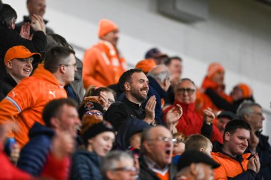 Blackpool taraftarları, Blackpool 'dan Ian Poveda' nın 26 numaralı golünü, 7 Ocak 202 'de Birleşik Krallık' ta Bloomfield Road, Blackpool 'da oynanan Blackpool - Nottingham Forest maçında 2-0 yenmeyi başardılar.