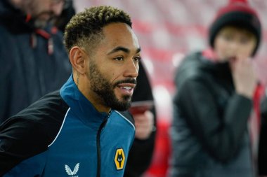 Wolverhampton Wanderers 'dan Maheus Cunha # 12, 7 Ocak 202' de Anfield, Liverpool 'da Liverhampton Wanderers' a karşı oynanan Liverpool FA Cup üçüncü tur karşılaşmasından önce sahaya bakıyor.