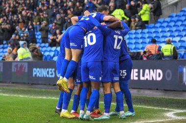 Cardiff City 'den Jaden Philogene-Bidace, 8 Ocak 202' de Cardiff City Stadyumu 'nda oynanan Cardiff City - Leeds United maçında 1-0 berabere kalma golünü kutluyor.