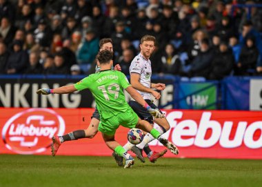 Bolton Wanderers kalecisi James Trafford (19), 7 Ocak 202 'de Bolton Stadyumu, Bolton Üniversitesi' nde Bolton Wanderers - Plymouth Argyle maçında topu temizledi.