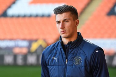 Blackpool 'dan Stuart Moore # 13, Birleşik Krallık' ın Bloomfield Road, Blackpool şehrinde oynanan Blackpool - Nottingham Forest maçının 3. Raundu öncesinde geldi.