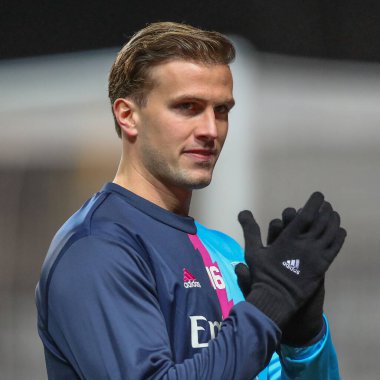 Arsenal 'den Rob Holding # 16, 9 Ocak 202 tarihinde, Birleşik Krallık' ın Kassam Stadyumu 'nda oynanan Emirates FA Cup 3. tur karşılaşması öncesinde ısınma turunda.