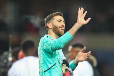 Arsenal 'den Matt Turner, 9 Ocak 202' de Oxford Stadyumu 'nda oynanan, Oxford United - Arsenal üçüncü tur karşılaşması sonrasında gezgin taraftarları alkışlıyor.