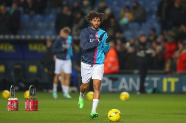 Maç öncesi ısınma öncesinde Arsenal 'den Muhammed Elneny # 25. Arsenal, 9 Ocak 202 tarihinde İngiltere' nin Kassam Stadyumu 'nda oynanan 3.