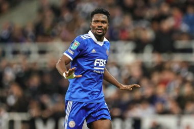 Leicester City 'den Daniel Amartey 10 Ocak 202' de St.James 's Park, Newcastle, İngiltere' de oynanan Newcastle United-Leicester maçında takım arkadaşını önemser.