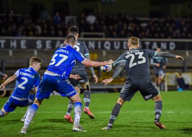 Plymouth Argyle forvet Ben Waine (23), Bristol Rovers defans oyuncusu Bobby Thomas (37) ile Bristol Rovers - Plymouth Argyle maçında Bristol, Bristol, İngiltere 'de 10 Ocak 202 tarihinde mücadele etti.