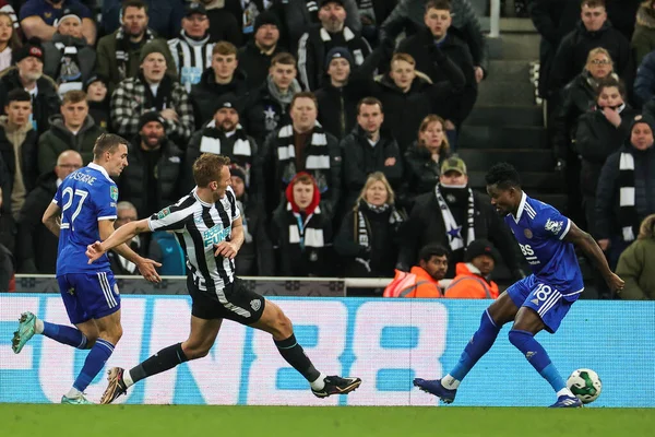 Newcastle United takımının 33 numaralı Dan Burn, Carabao Kupası çeyrek final maçında St.James 's Park, Newcastle, İngiltere, 10 Ocak 202' de oynanan Newcastle United - Leicester City maçında 1-0 berabere kaldı.