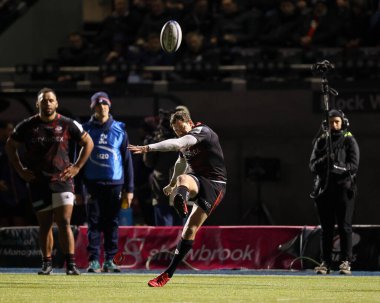 Alex Goode of Saracens adds the extra points with a conversion during the European Champions Cup match Saracens vs Lyon at StoneX Stadium, London, United Kingdom, 14th January 202