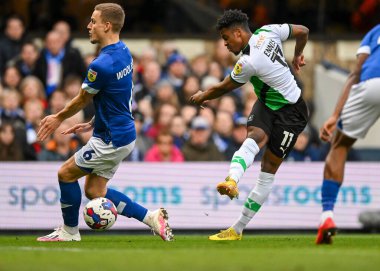 Plymouth Argyle forward Niall Ennis  (11) takes a shoot and misses the target  during the Sky Bet League 1 match Ipswich Town vs Plymouth Argyle at Portman Road, Ipswich, United Kingdom, 14th January 202