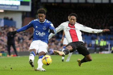 Demarai Gray #11 of Everton crosses the ball during the Premier League match Everton vs Southampton at Goodison Park, Liverpool, United Kingdom, 14th January 202