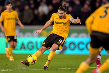 Ruben Neves #8 of Wolverhampton Wanderers has a shot during the Premier League match Wolverhampton Wanderers vs West Ham United at Molineux, Wolverhampton, United Kingdom, 14th January 202
