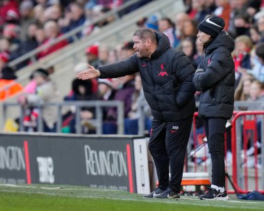 Matt Beard manager of Liverpool Women shouts instructions during the The Fa Women's Super League match Manchester United Women vs Liverpool Women at Leigh Sports Village, Leigh, United Kingdom, 15th January 202