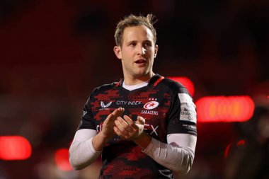 Max Malins of Saracens applauds supporters following the final whistle in the European Champions Cup match Saracens vs Lyon at StoneX Stadium, London, United Kingdom, 14th January 202