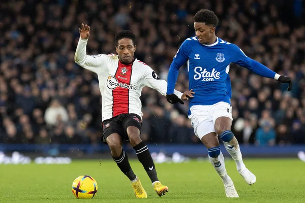 Kyle Walker-Peters #2 of Southampton and Demarai Gray #11 of Everton challenge for the ball during the Premier League match Everton vs Southampton at Goodison Park, Liverpool, United Kingdom, 14th January 202