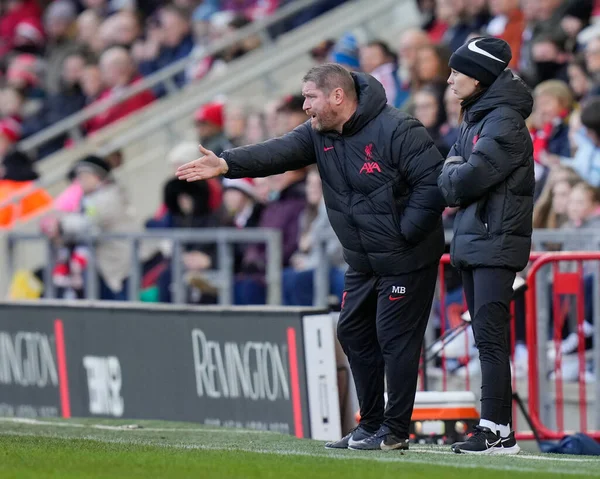 Matt Beard manager of Liverpool Women shouts instructions during the The Fa Women's Super League match Manchester United Women vs Liverpool Women at Leigh Sports Village, Leigh, United Kingdom, 15th January 202
