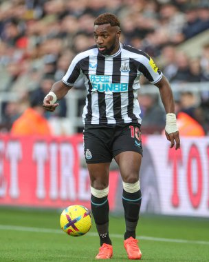 Allan Saint-Maximin #10 of Newcastle United in action during the Premier League match Newcastle United vs Fulham at St. James's Park, Newcastle, United Kingdom, 15th January 202