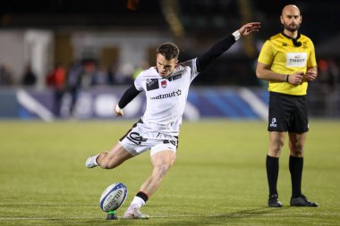 Fletcher Smith of Lyon Rugby adds the extra points with a conversion during the European Champions Cup match Saracens vs Lyon at StoneX Stadium, London, United Kingdom, 14th January 202