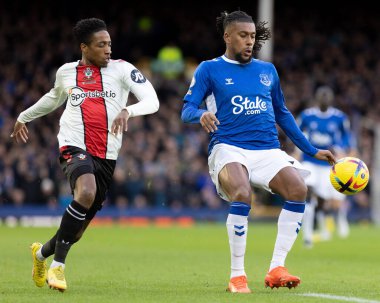 Alex Iwobi #17 of Everton controls the ball during the Premier League match Everton vs Southampton at Goodison Park, Liverpool, United Kingdom, 14th January 202