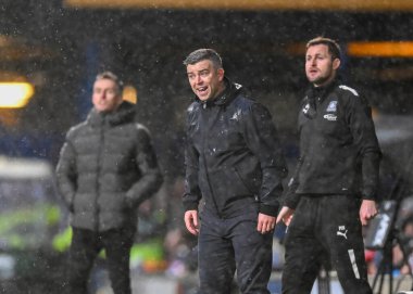 Plymouth Argyle Manager Steven Schumacher  gestures, shouts, pointing in the dugout  during the Sky Bet League 1 match Ipswich Town vs Plymouth Argyle at Portman Road, Ipswich, United Kingdom, 14th January 202