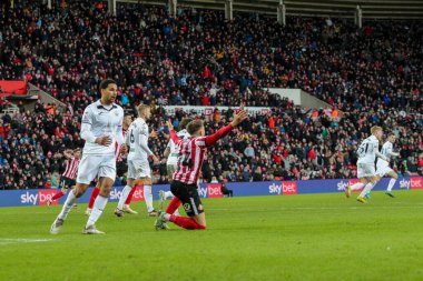 Ross Stewart #14 of Sunderland appeals to referee Keith Stroud during the Sky Bet Championship match Sunderland vs Swansea City at Stadium Of Light, Sunderland, United Kingdom, 14th January 202