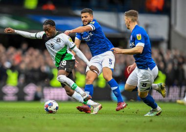 Plymouth Argyle midfielder Tyreik Wright (29) goes past Ipswich Town midfielder Sam Morsy  (5)  during the Sky Bet League 1 match Ipswich Town vs Plymouth Argyle at Portman Road, Ipswich, United Kingdom, 14th January 202