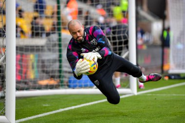 Darren Randolph #35 of West Ham United warms up before the Premier League match Wolverhampton Wanderers vs West Ham United at Molineux, Wolverhampton, United Kingdom, 14th January 202