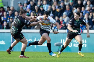 Ruhan Nel of DHL Stormers hands off Will Goodrick-Clarke of London Irish during the European Champions Cup match London Irish vs Stormers at the Gtech Community Stadium, Brentford, United Kingdom, 15th January 202
