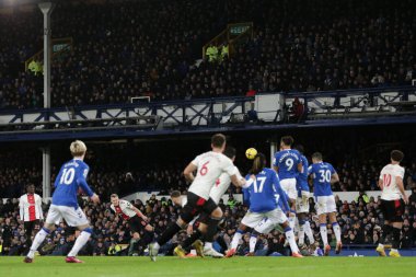 James Ward-Prowse #8 of Southampton scores to make it 2-1 during the Premier League match Everton vs Southampton at Goodison Park, Liverpool, United Kingdom, 14th January 202