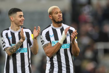 Joelinton #7 of Newcastle United applauds the home fans after the Premier League match Newcastle United vs Fulham at St. James's Park, Newcastle, United Kingdom, 15th January 202