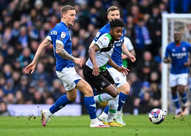 Plymouth Argyle forward Niall Ennis  (11) attacking  during the Sky Bet League 1 match Ipswich Town vs Plymouth Argyle at Portman Road, Ipswich, United Kingdom, 14th January 202