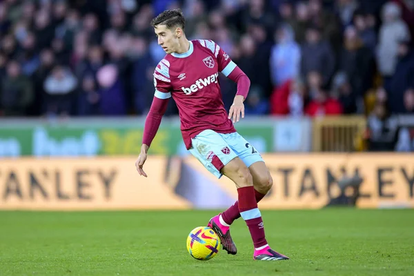 Nayef Aguerd #27 of West Ham United controls the ball during the Premier League match Wolverhampton Wanderers vs West Ham United at Molineux, Wolverhampton, United Kingdom, 14th January 202