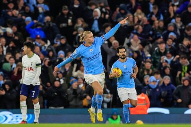 Erling Hland #9 of Manchester City celebrates his goal to make it 2-2 during the Premier League match Manchester City vs Tottenham Hotspur at Etihad Stadium, Manchester, United Kingdom, 19th January 2023