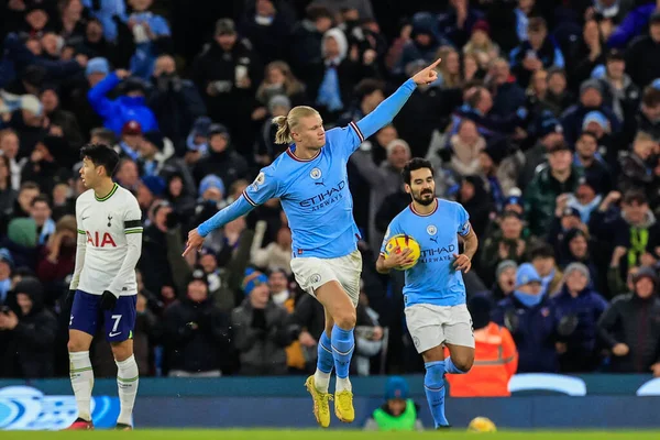 Erling Hland #9 of Manchester City celebrates his goal to make it 2-2 during the Premier League match Manchester City vs Tottenham Hotspur at Etihad Stadium, Manchester, United Kingdom, 19th January 2023