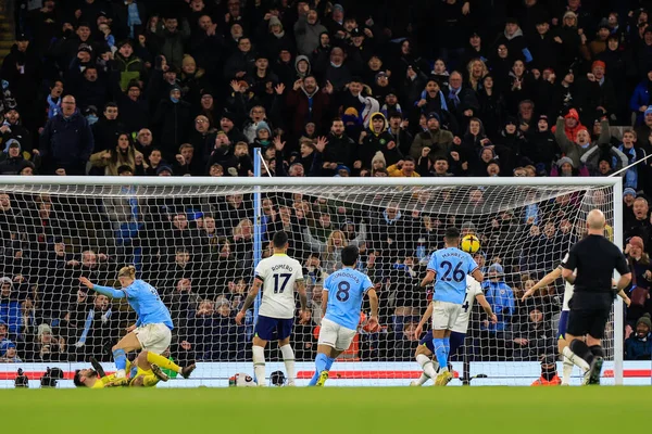 Erling Hland #9 of Manchester City scores to make it 2-2 during the Premier League match Manchester City vs Tottenham Hotspur at Etihad Stadium, Manchester, United Kingdom, 19th January 2023