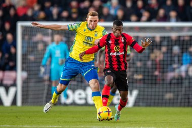 Chris Wood #39 of Nottingham Forest puts pressure on during the Premier League match Bournemouth vs Nottingham Forest at Vitality Stadium, Bournemouth, United Kingdom, 21st January 202