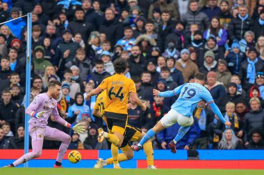 Jos S #1 of Wolverhampton Wanderers saves a shot from Julin lvarez #19 of Manchester City during the Premier League match Manchester City vs Wolverhampton Wanderers at Etihad Stadium, Manchester, United Kingdom, 22nd January 2023
